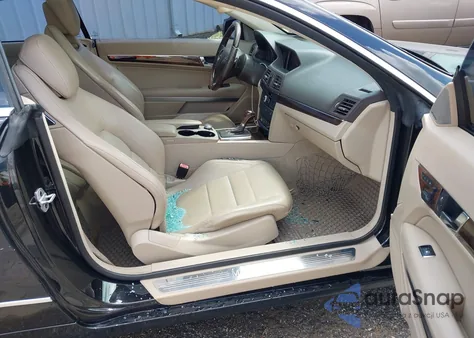 2011 Mercedes-Benz E 350 z USA, uszkodzony, nr VIN WDDKJ5GB8BF105563